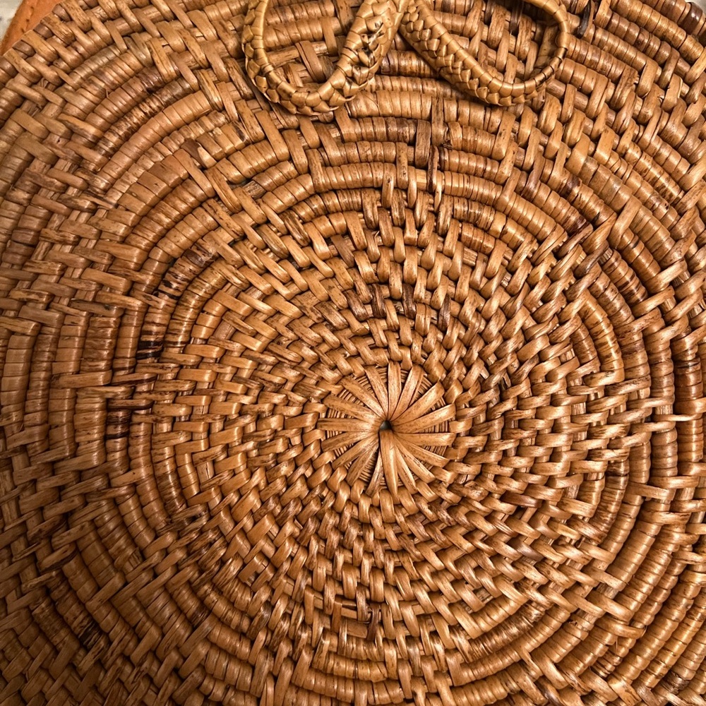 ROUND‎ RATTAN BAG (MEDIUM) - Picture 3 of 6